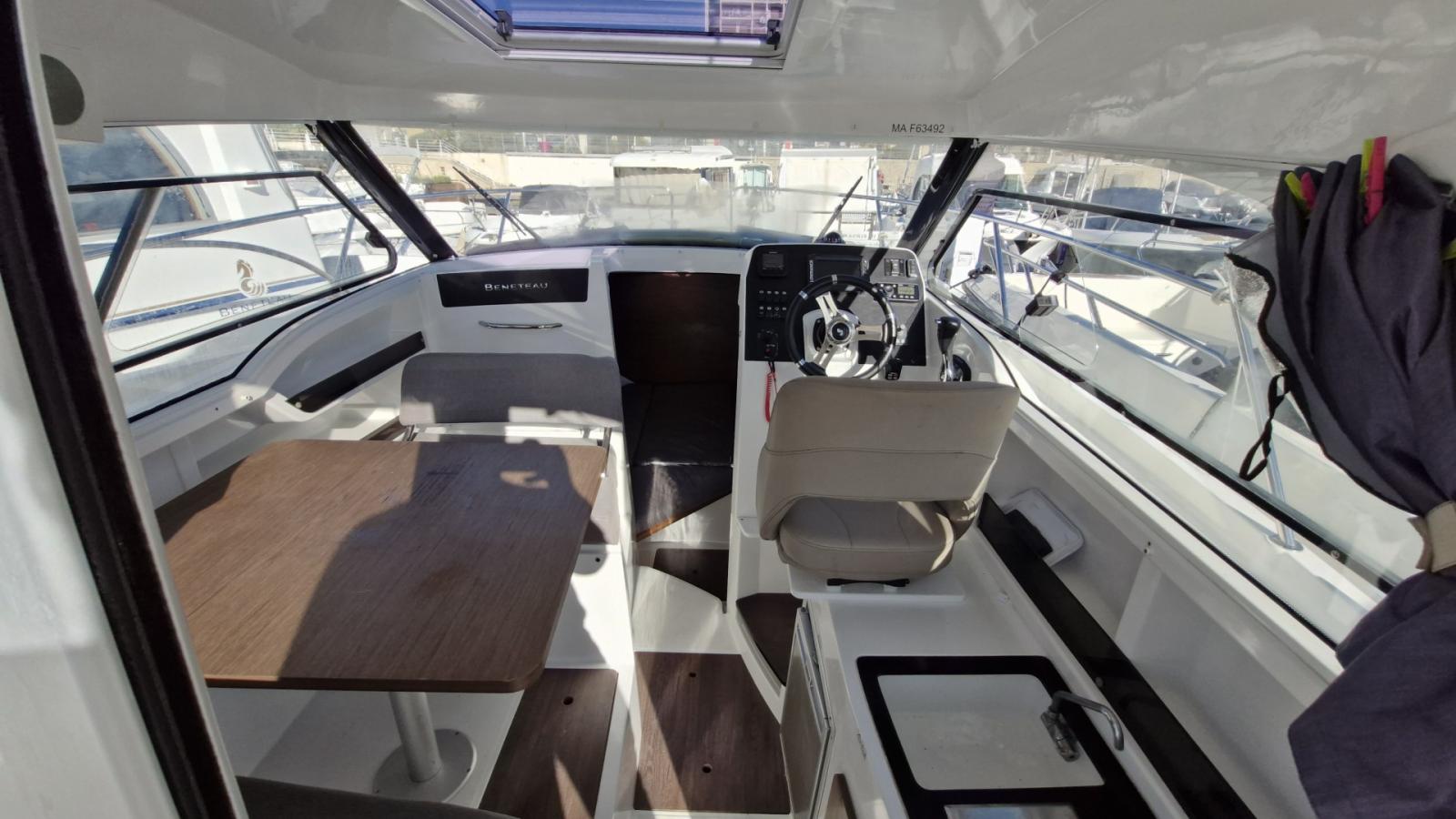 beneteau Antares 8 ob