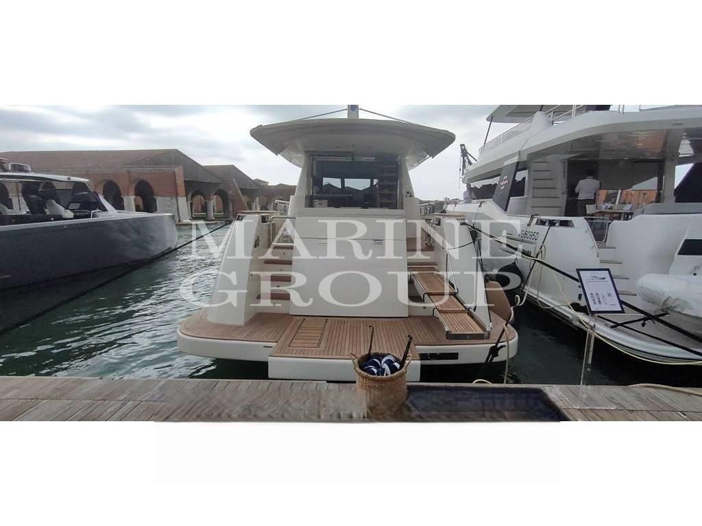 monachus yachts My-70f fly