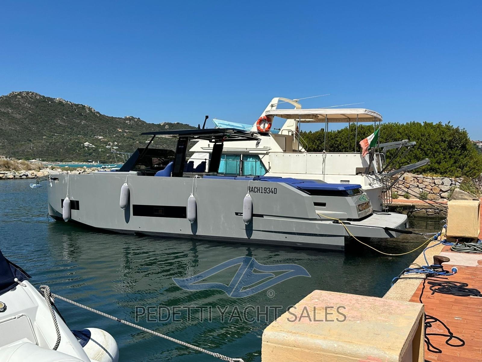 de antonio yachts D42 open