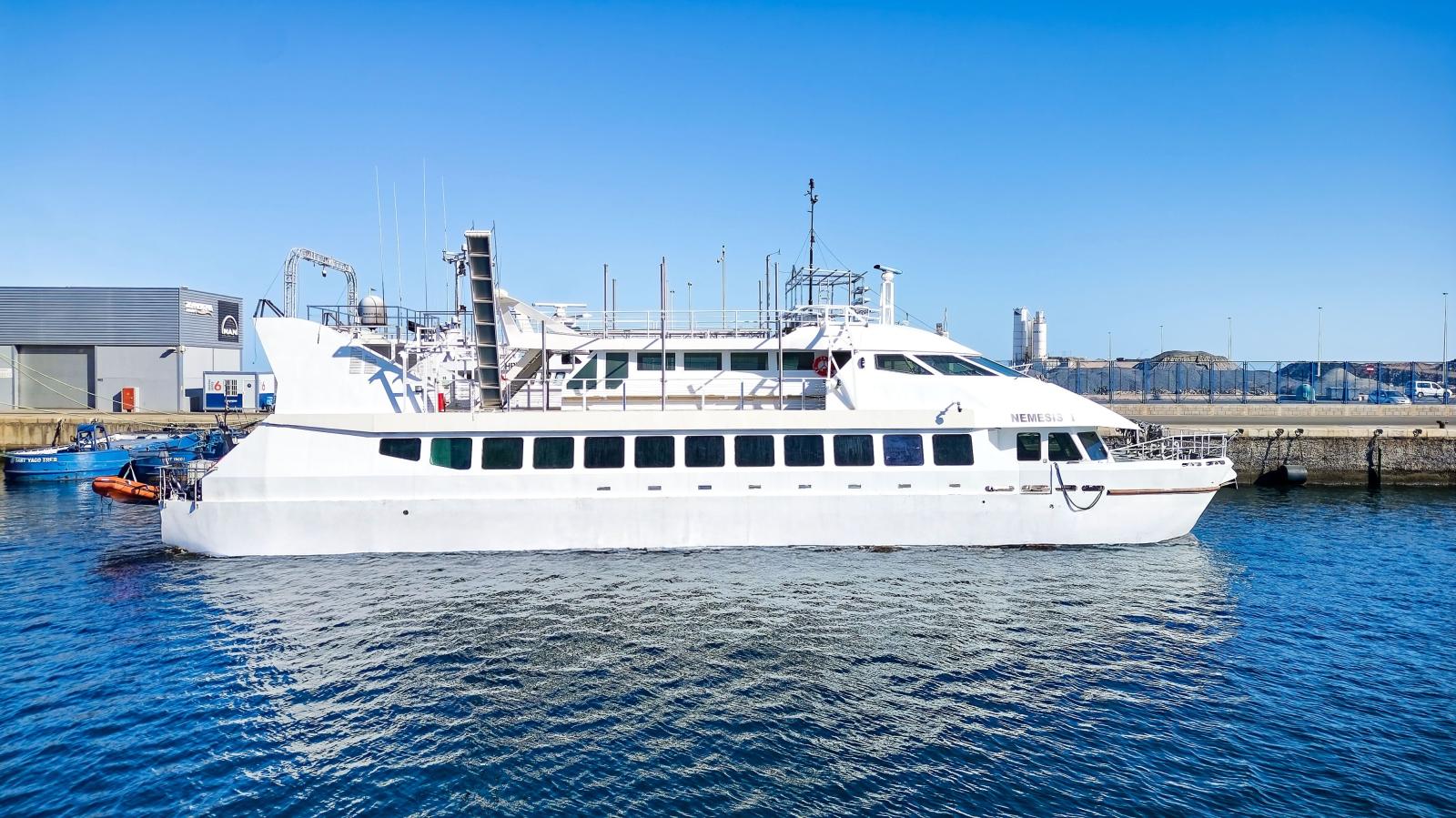 cantieri navali vittoria Catamaran passager boat club