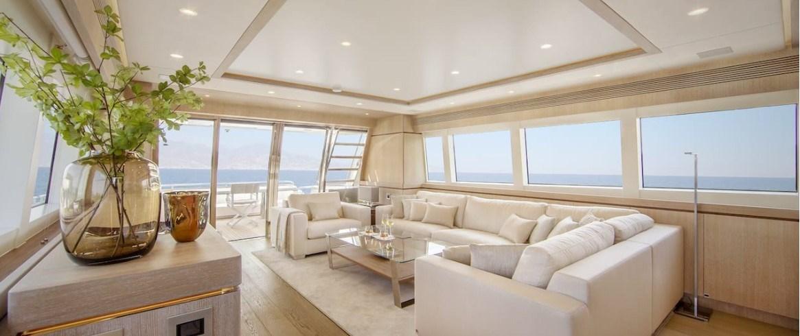 van der valk Van der valk raised pilothhouse