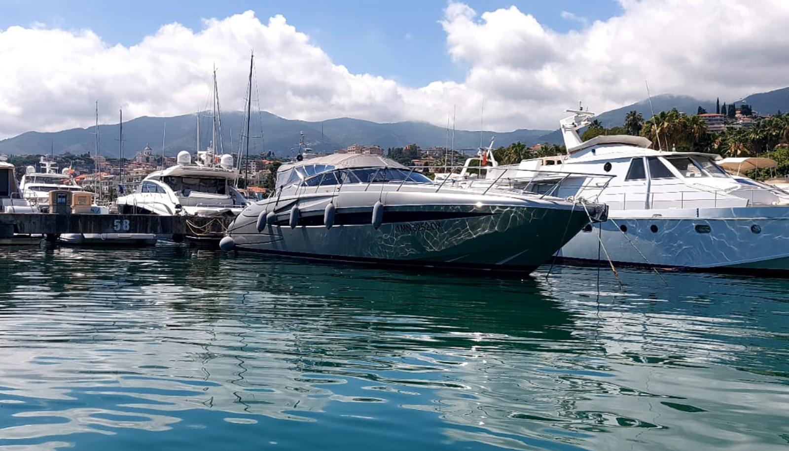 riva 52 rivale