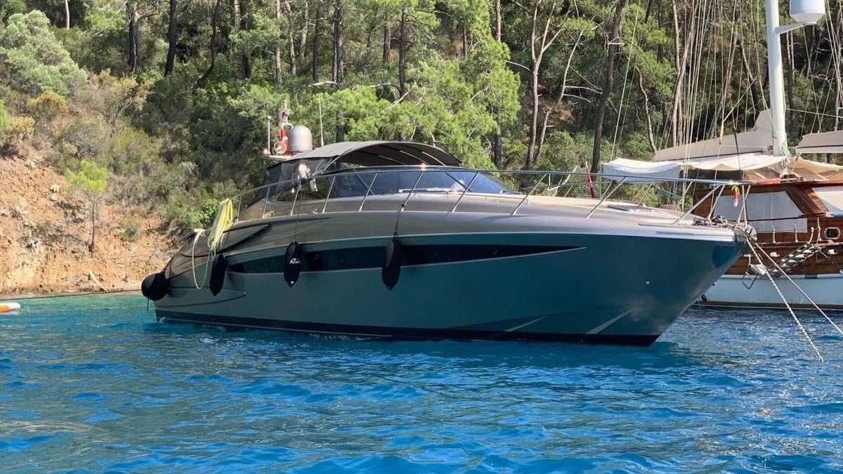 riva 52 rivale