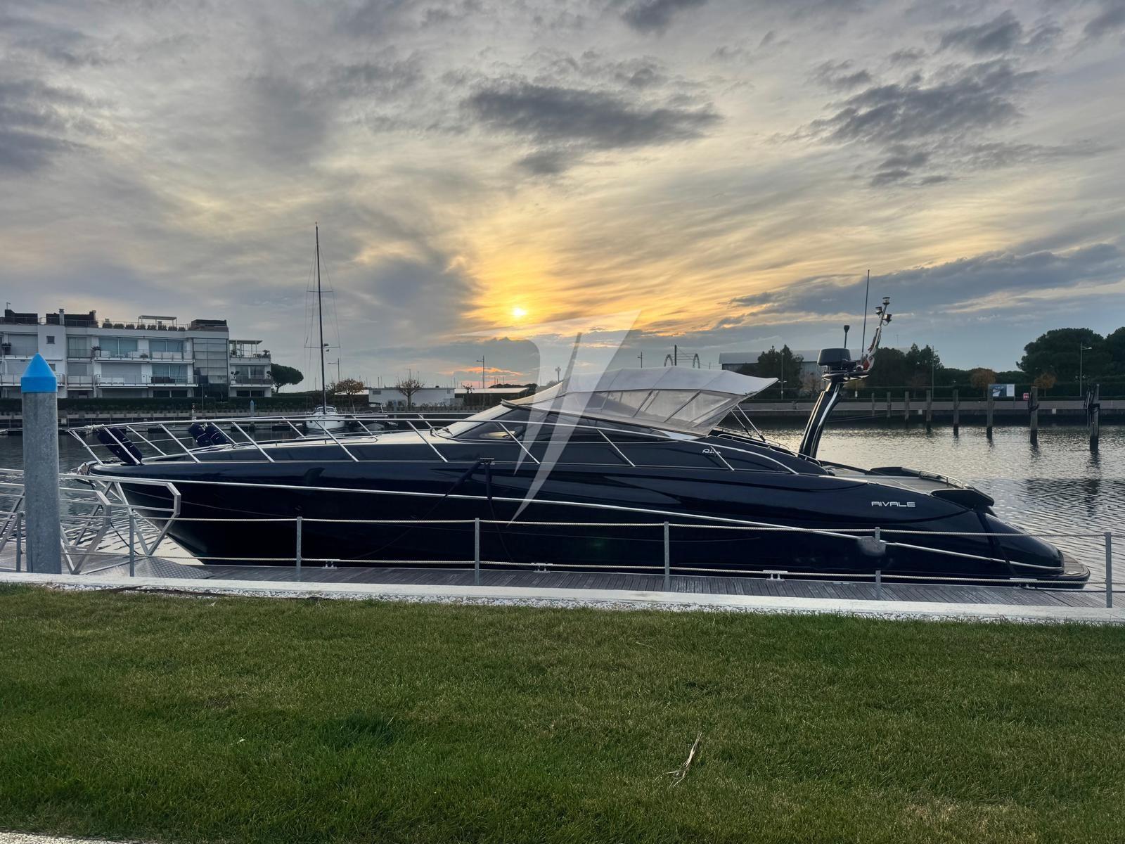 riva 52 rivale