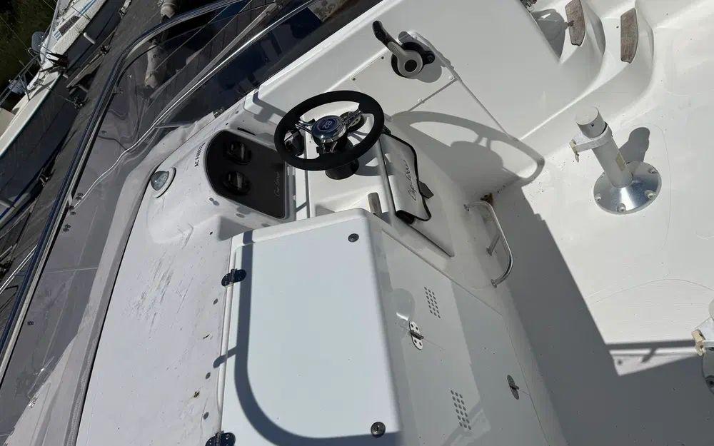 b2 marine 652 cabine cruiser dark line