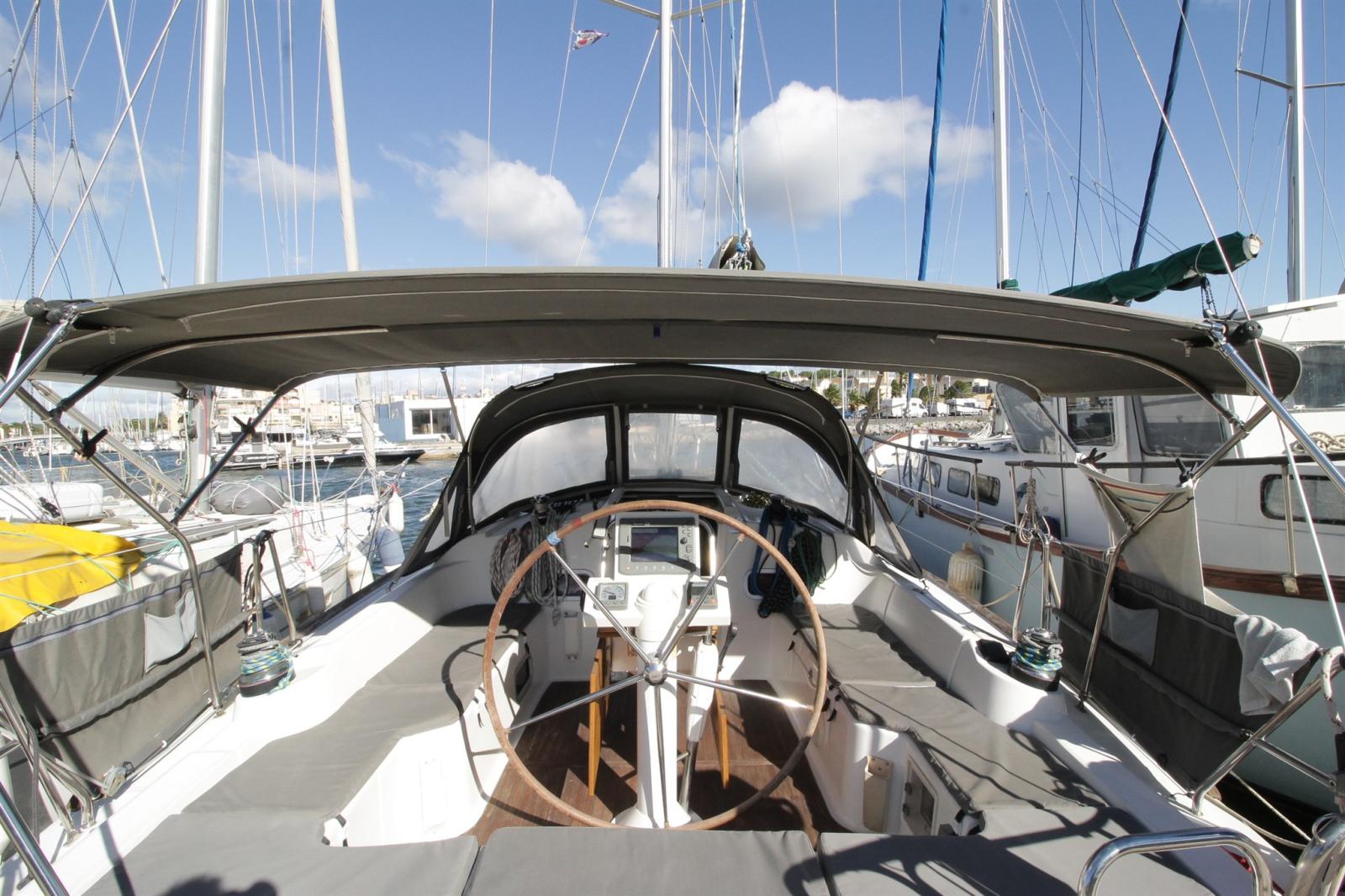 beneteau Oceanis 37
