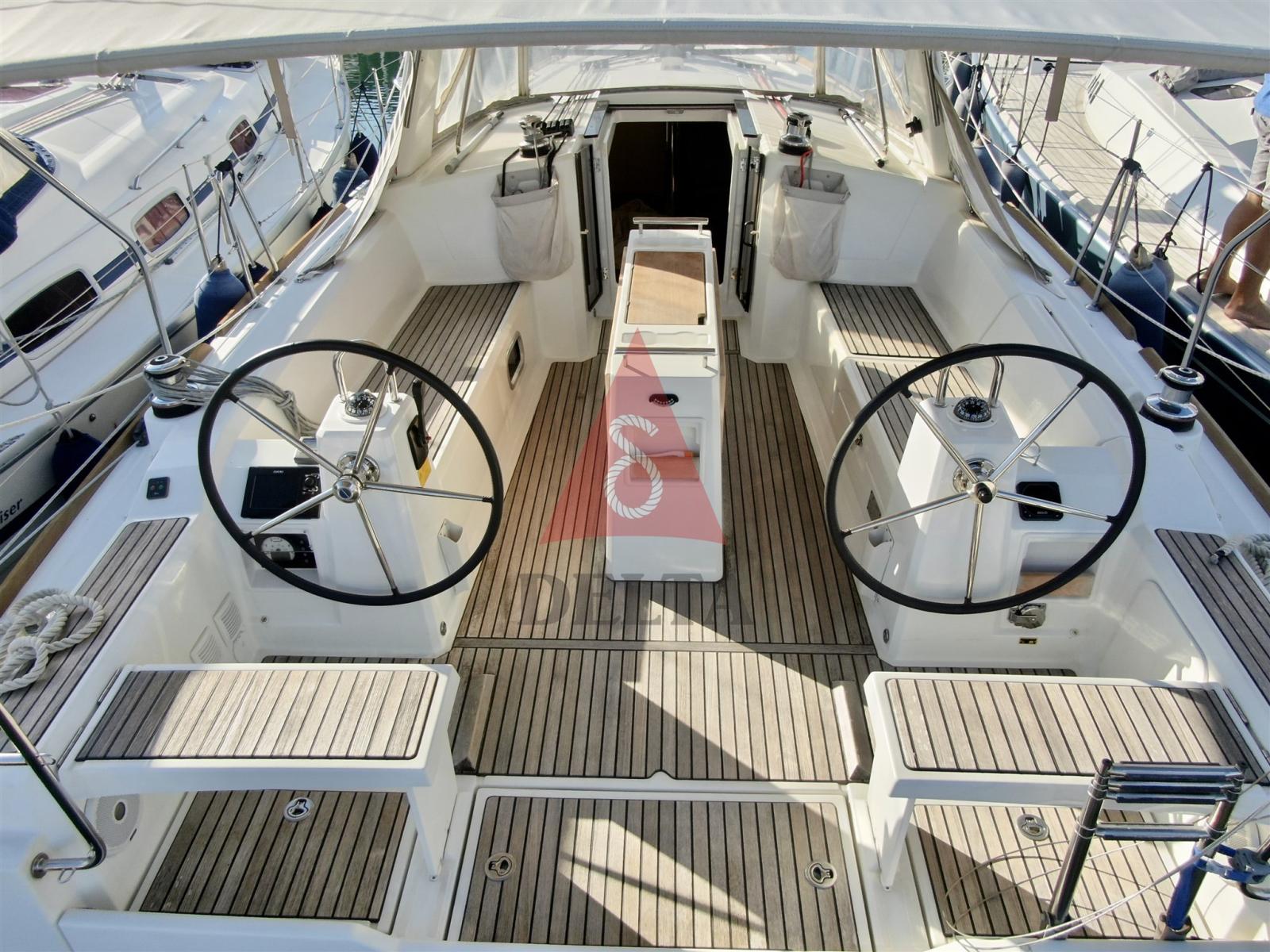 beneteau Oceanis 38