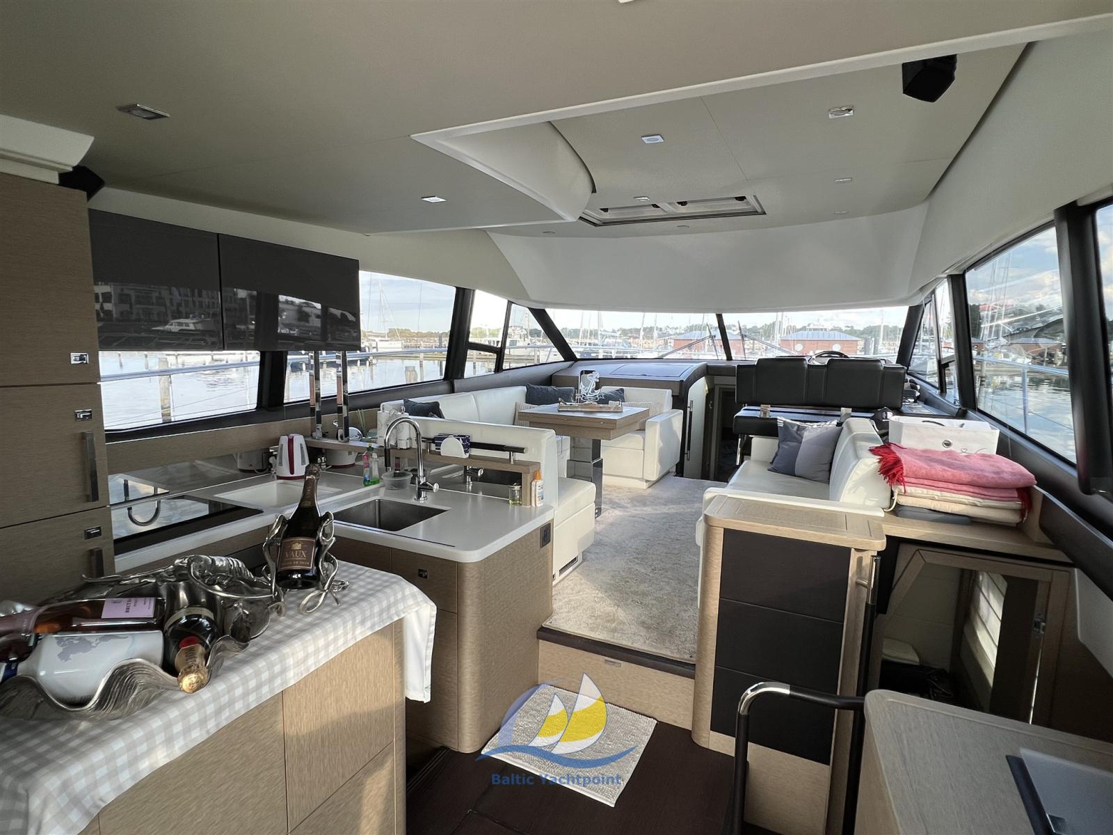 prestige yachts Prestige 500 fly top
