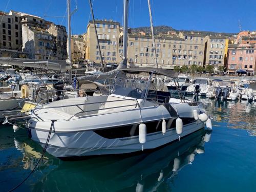 Beneteau flyer 8.8 spacedeck