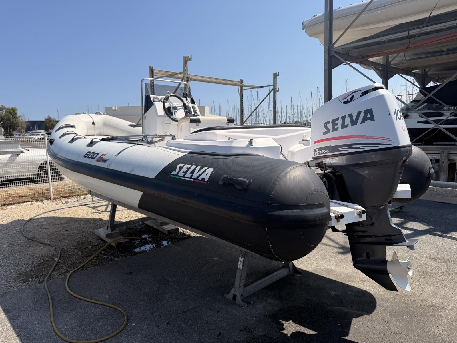selva D 600