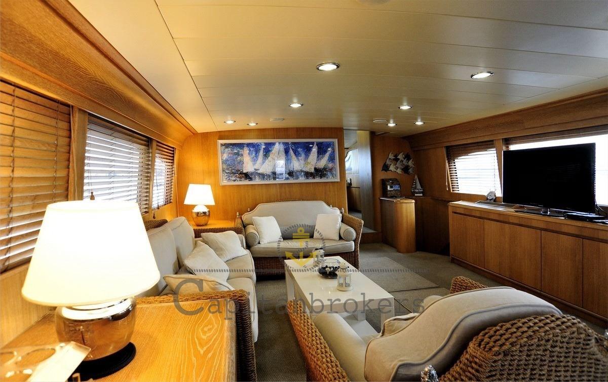 navar cantieri Flybridge 82