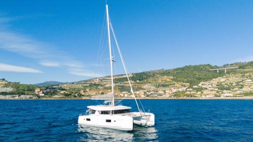 Lagoon 42