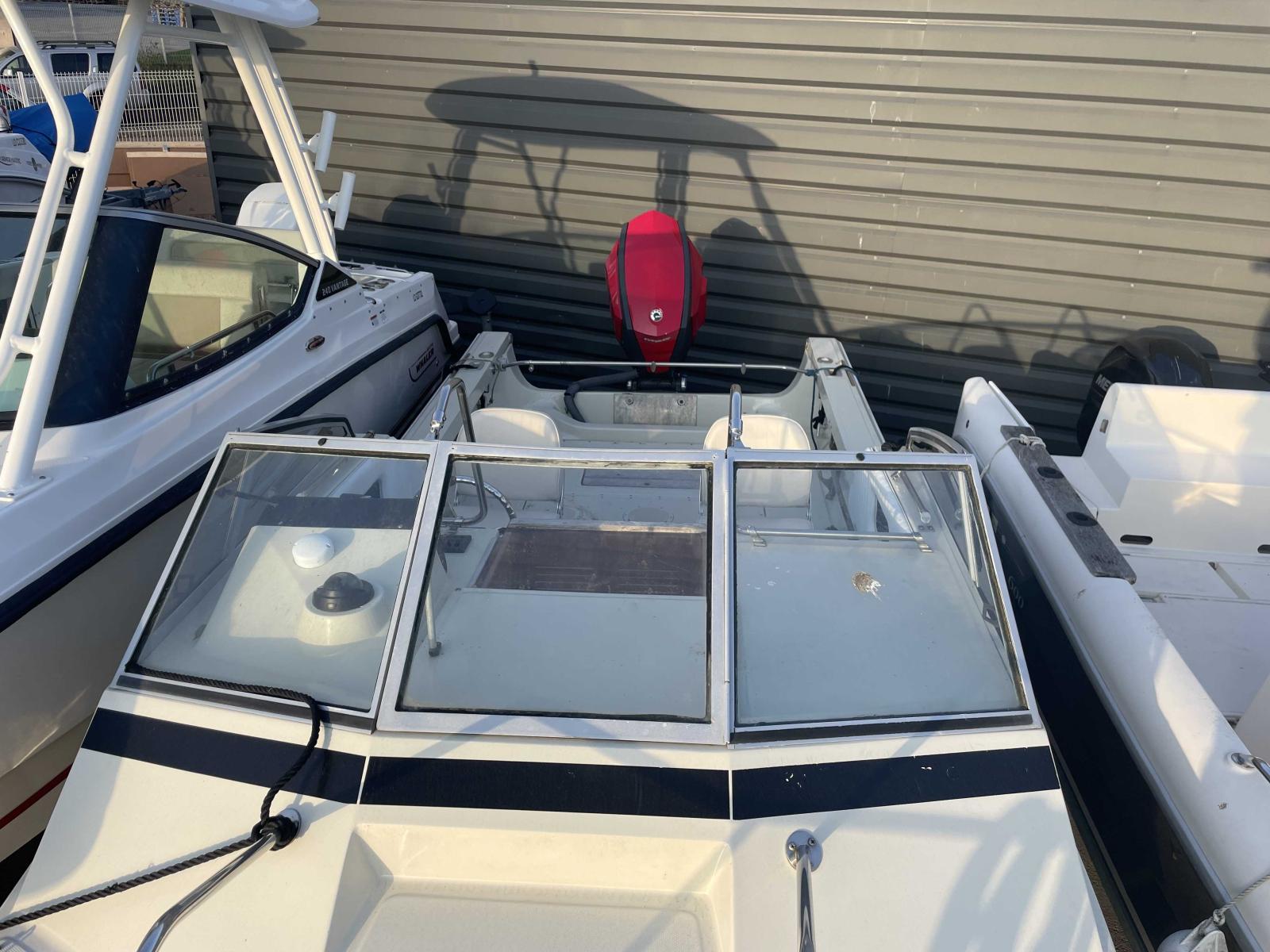 boston whaler Revenge 22 wt