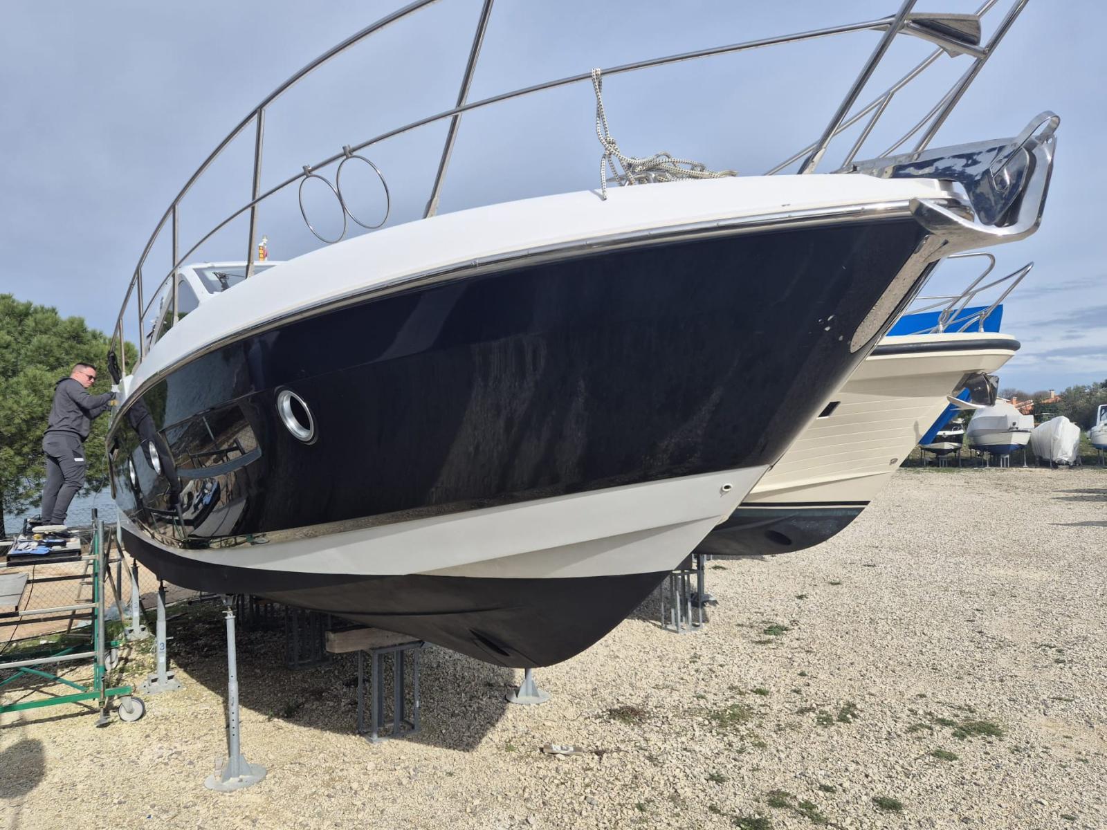 sessa marine C35 sport coupe'