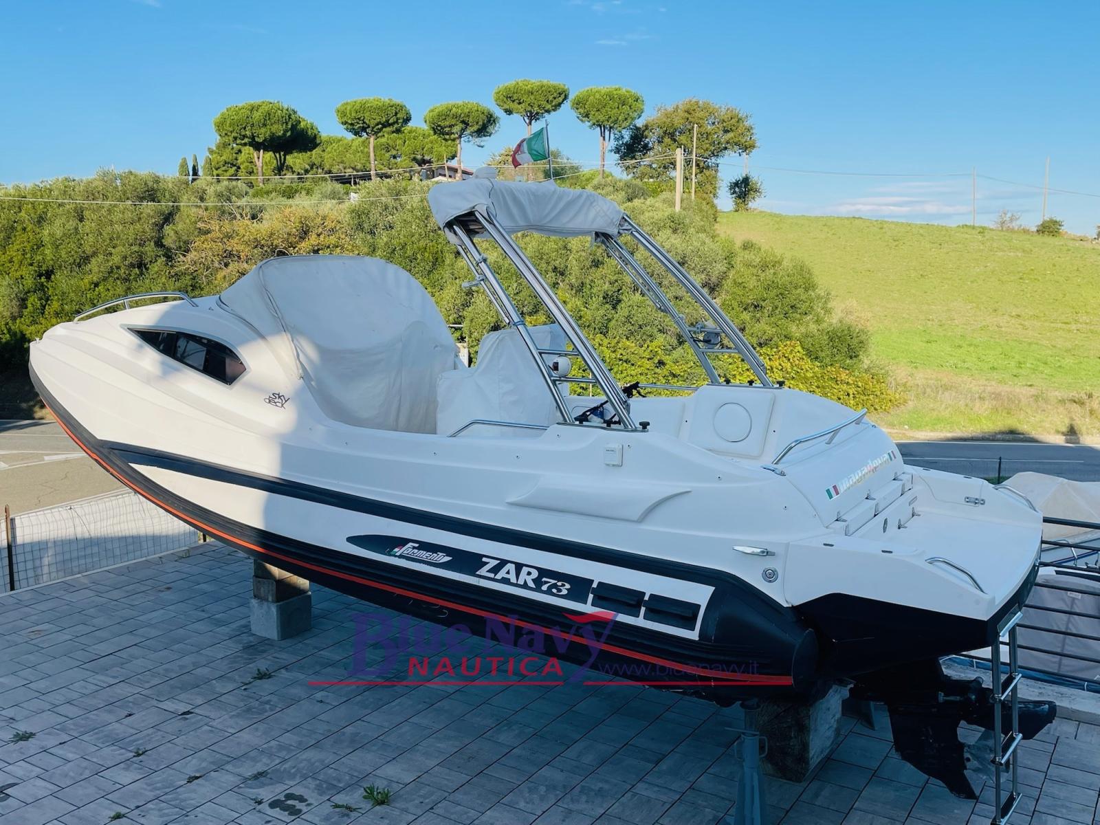zar formenti 73 skydeck limited + 220cv v6 mercruiser
