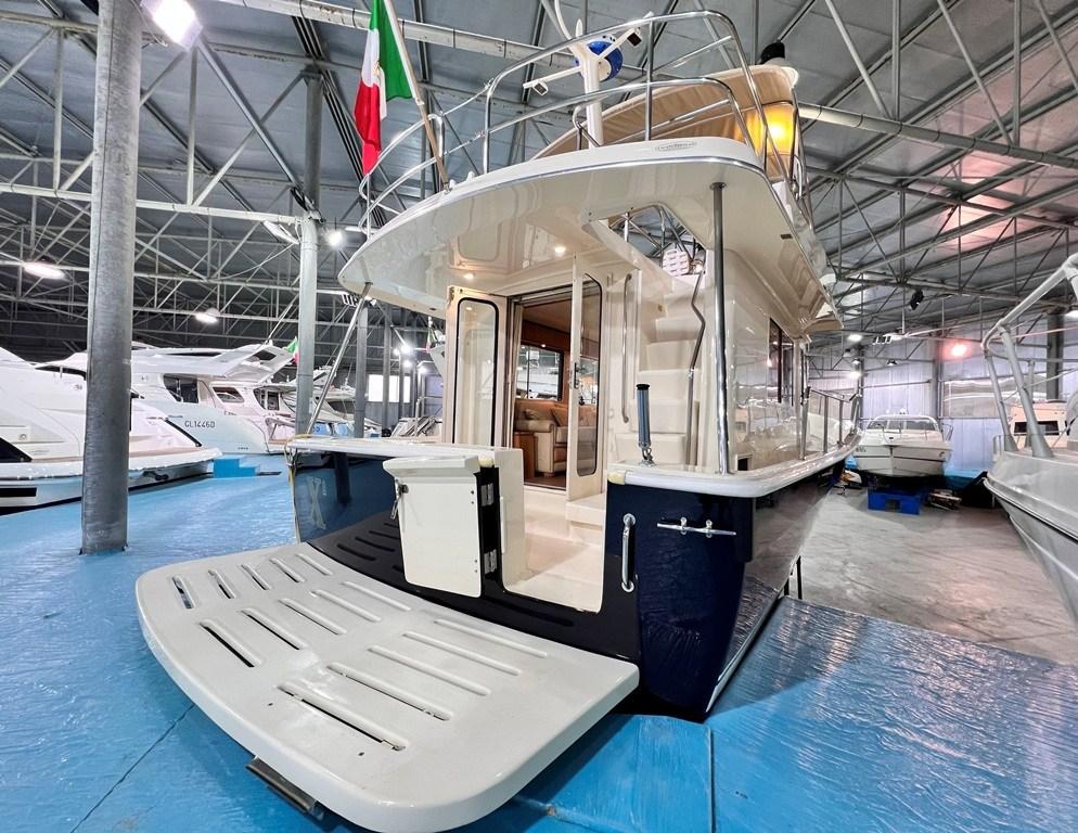 mainship Mainship 34 trawler