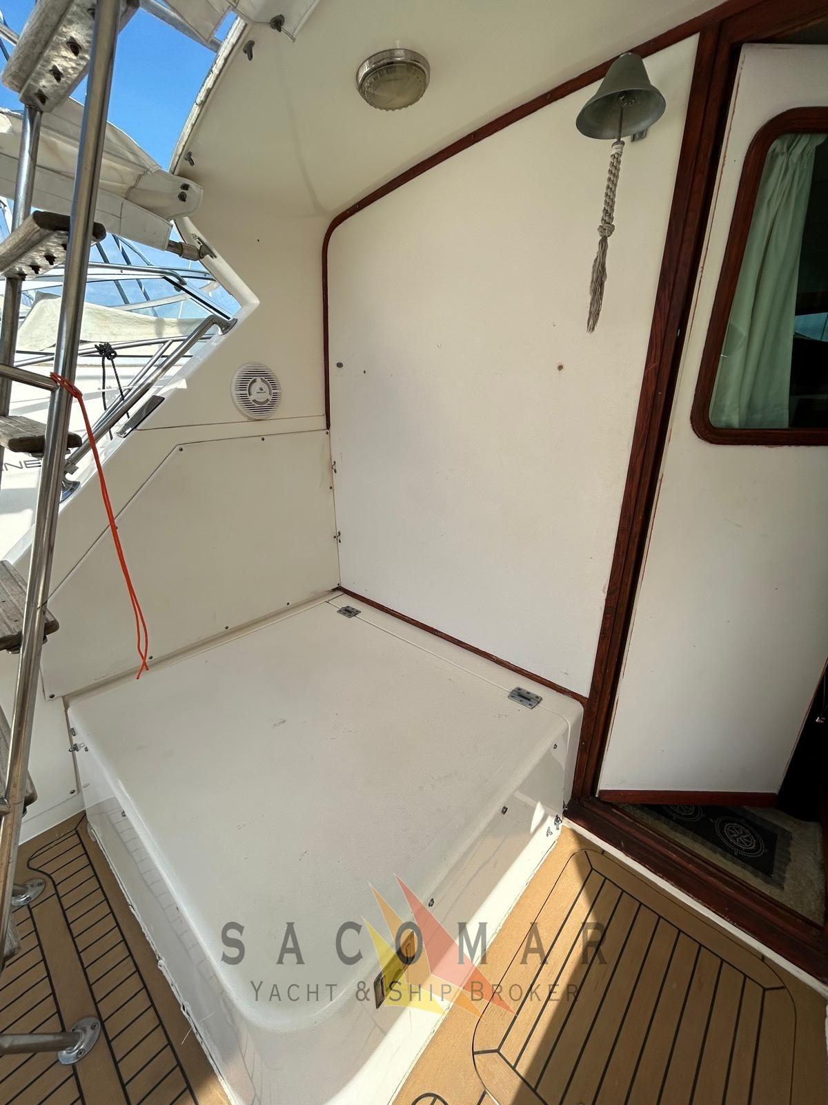 bertram yacht 33' sf