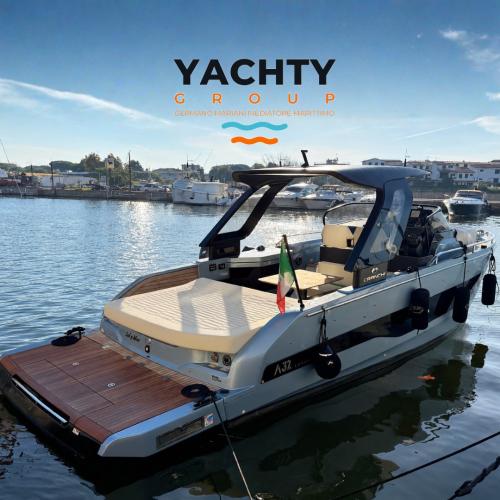 Cranchi a 32 luxury tender