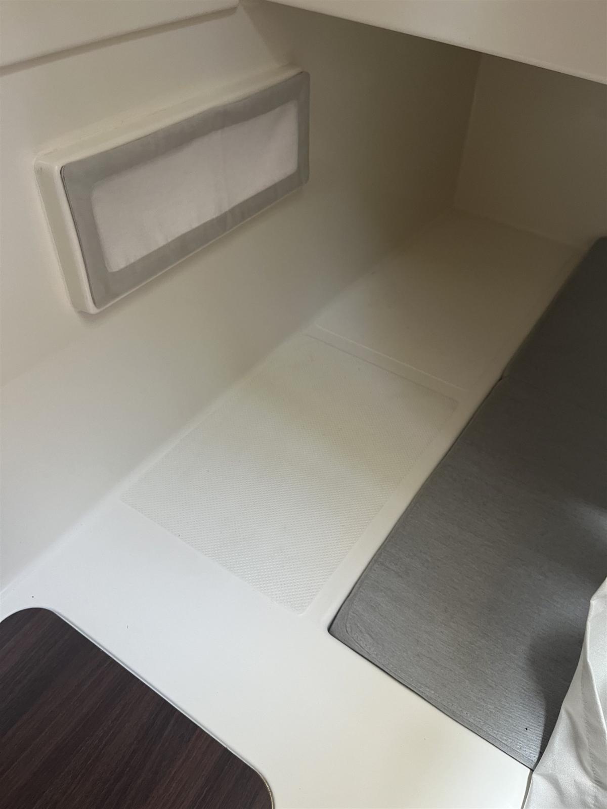 quicksilver Active 875 sundeck