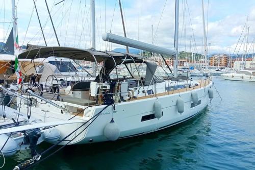 Dufour yachts 530