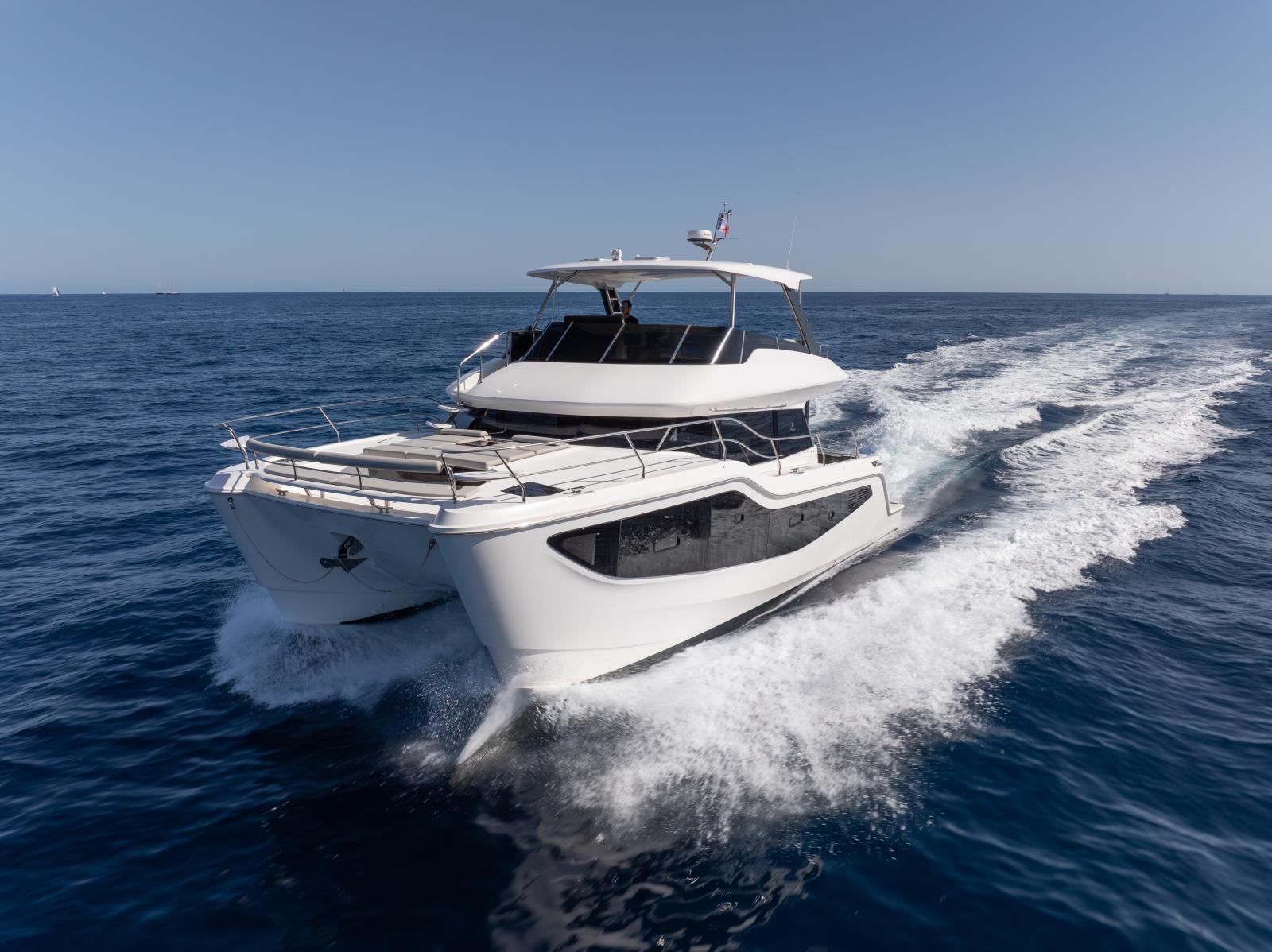 aquila 46 yacht