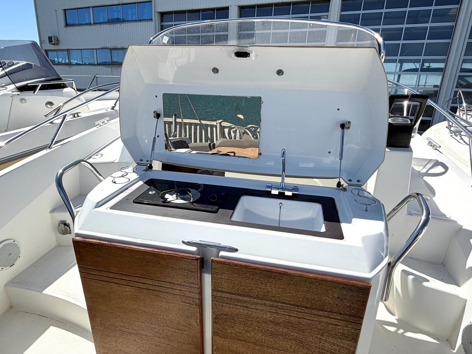 beneteau Flyer 850 sundeck