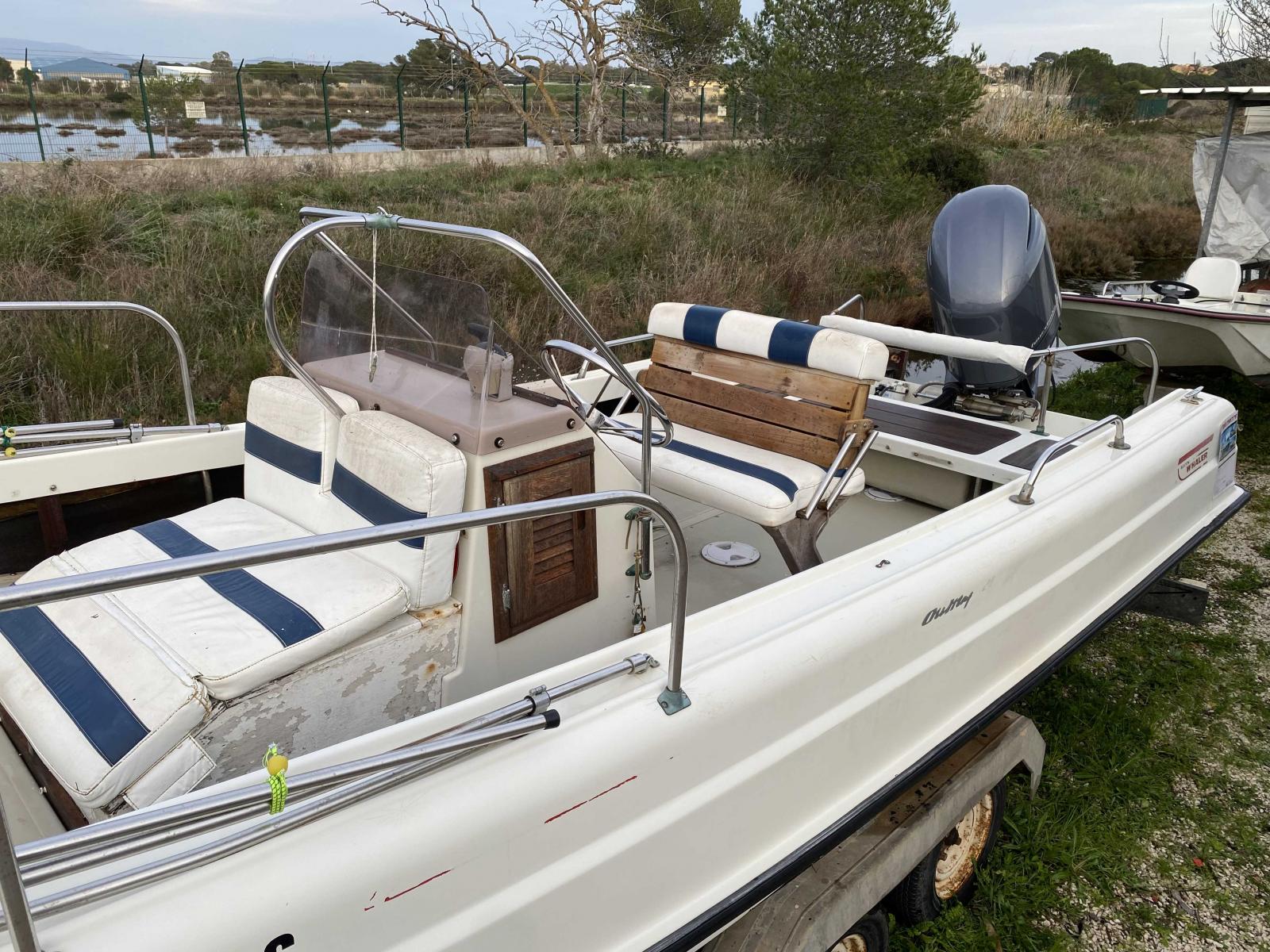 boston whaler 21 outrage