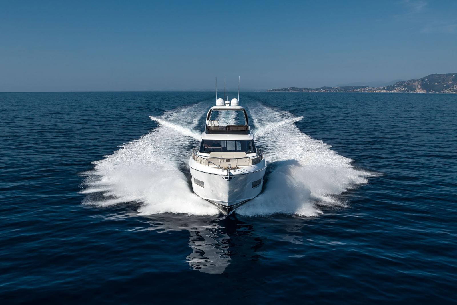 ferretti yachts 670