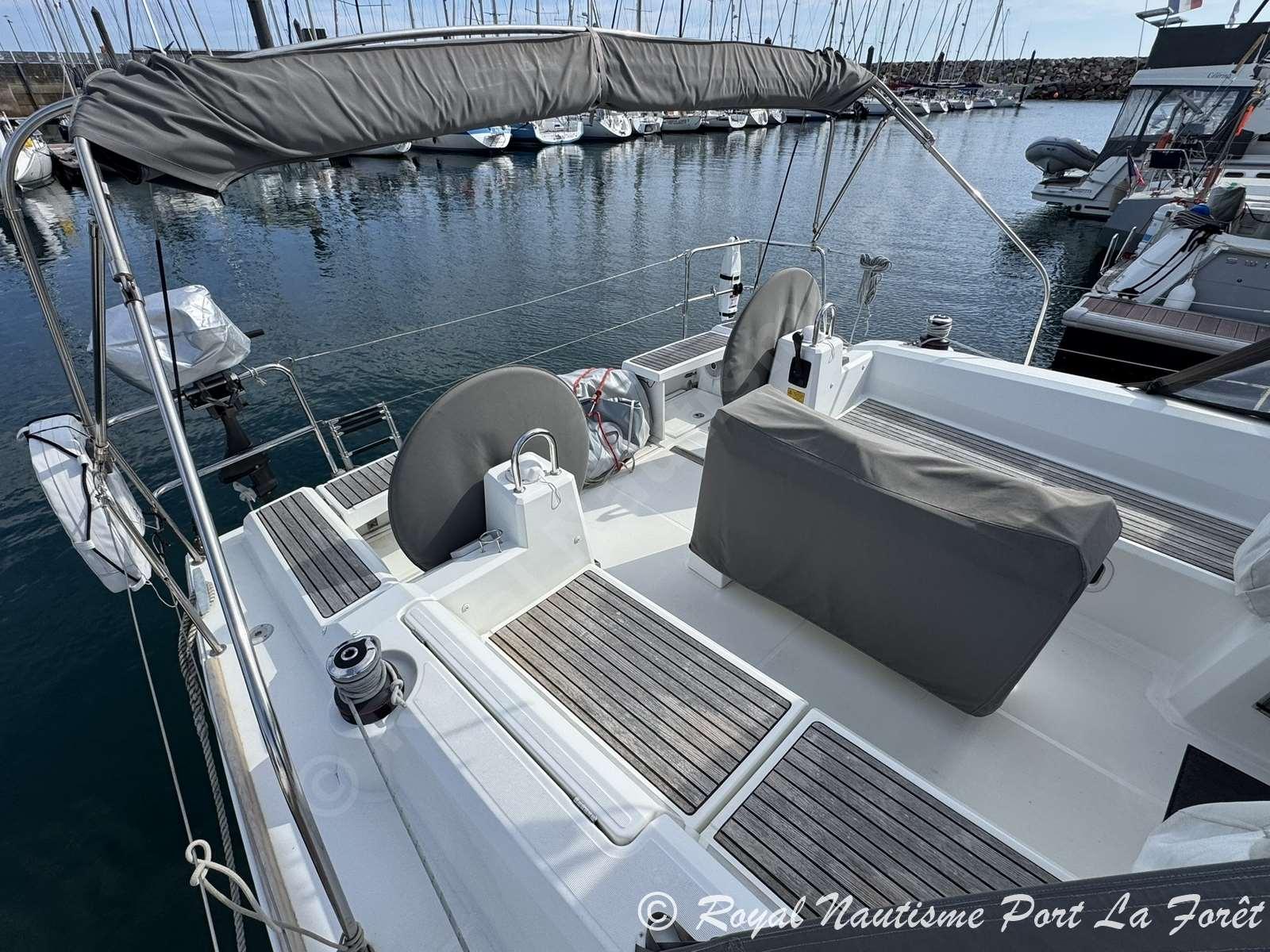 beneteau Oceanis 38