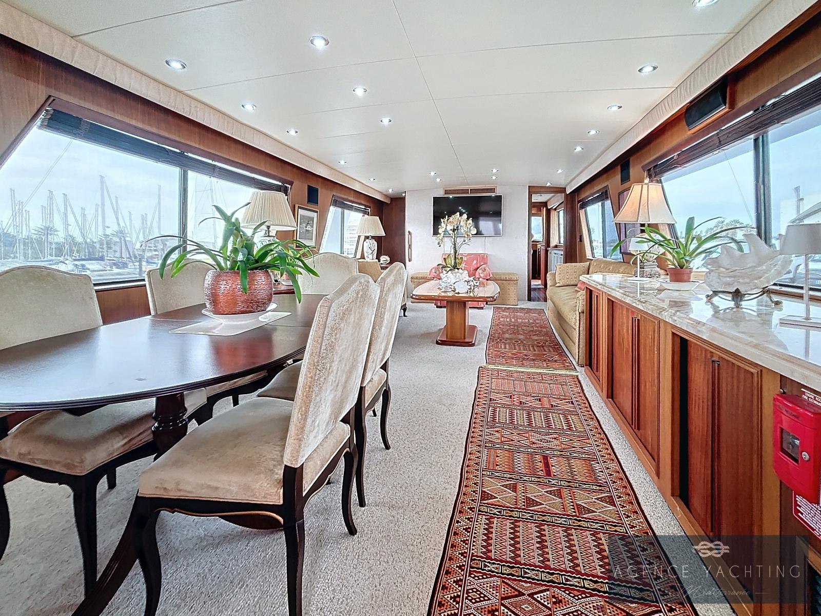 hatteras 85