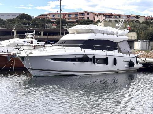Prestige 500 flybridge