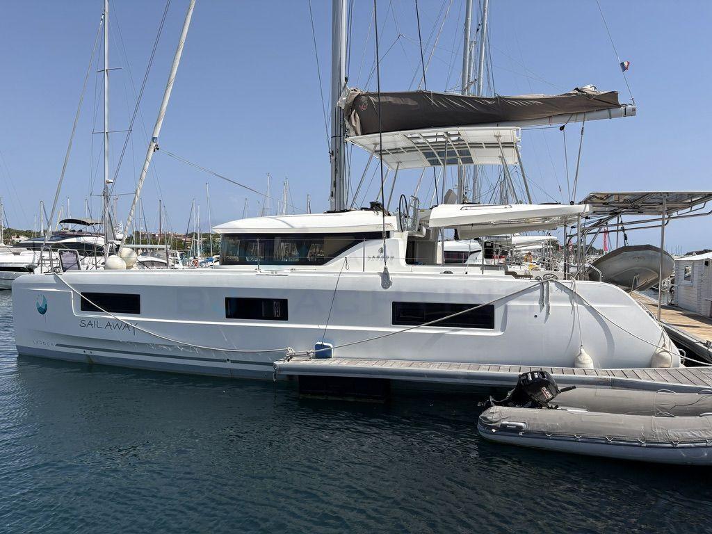 lagoon 46 fly