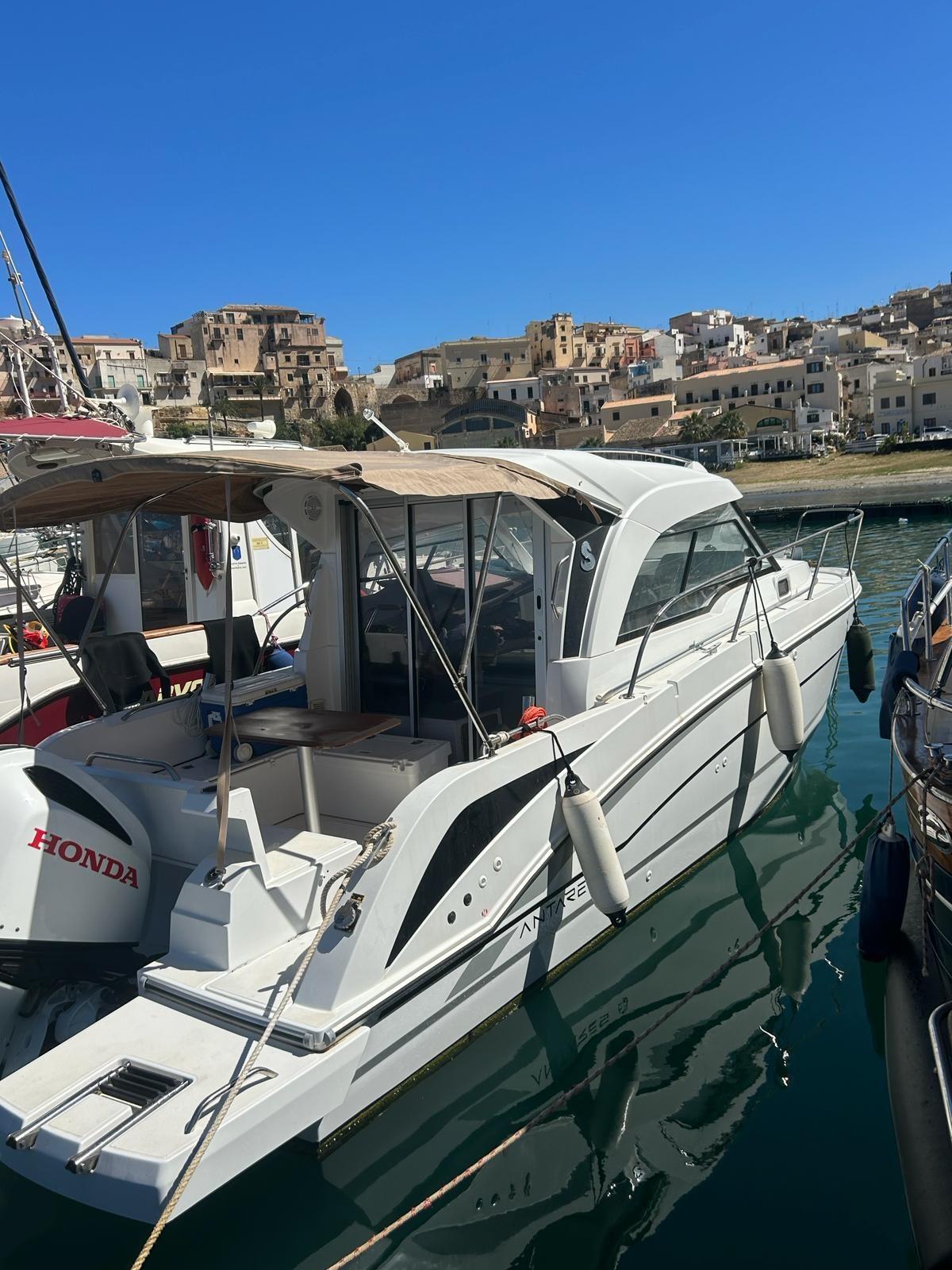 beneteau Antares 8