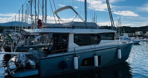 Cranchi eco trawler 43