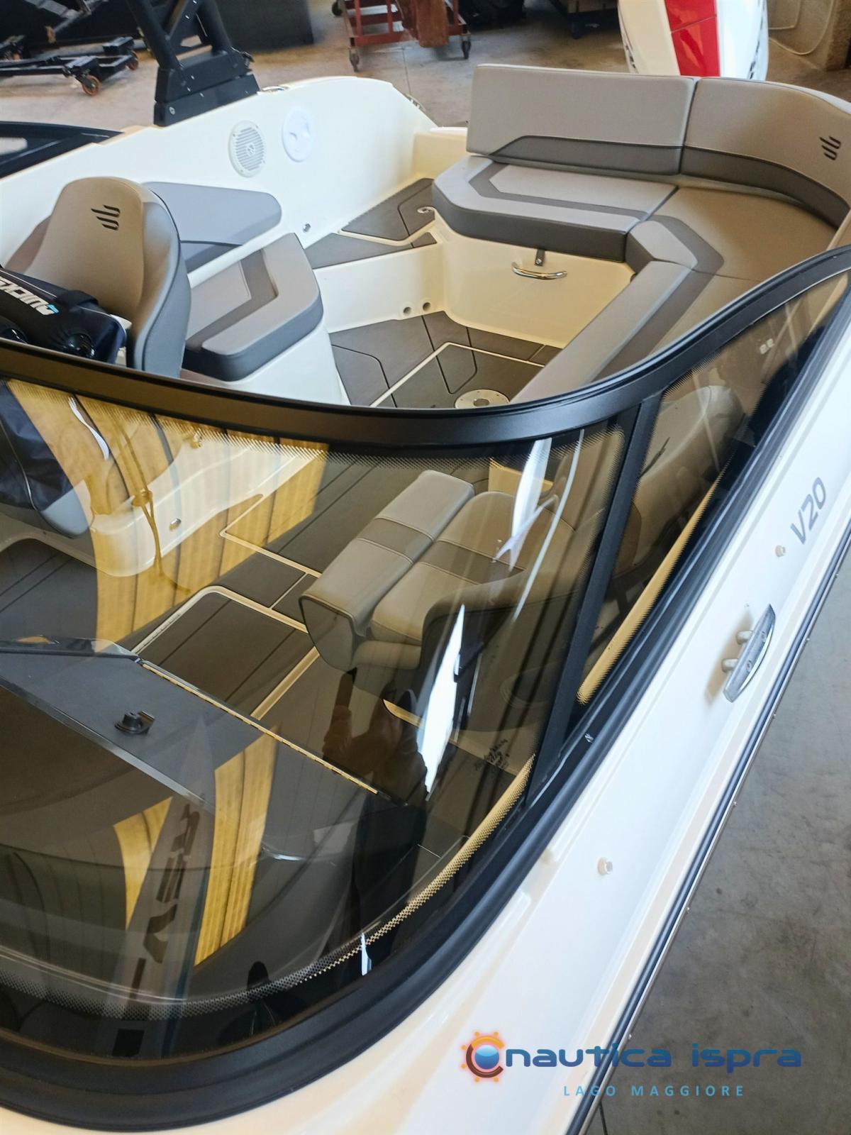 bayliner V20