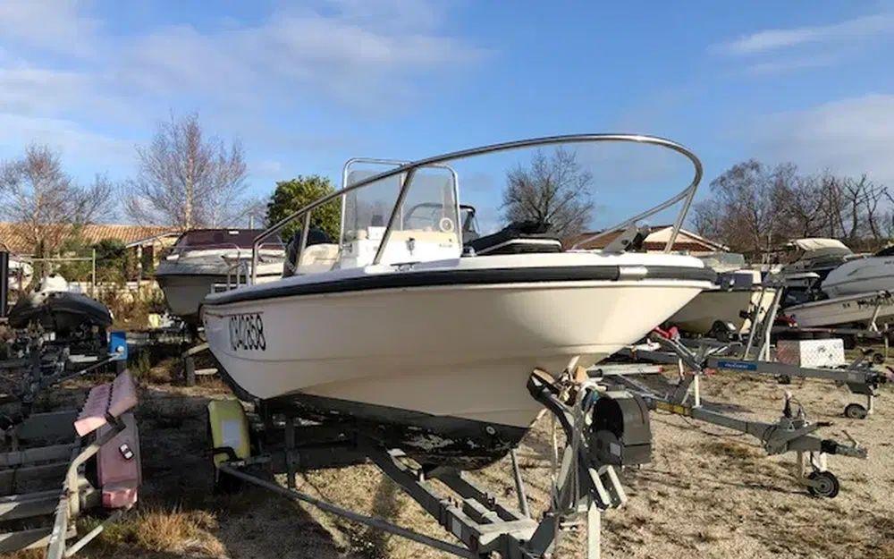 boston whaler Boston whaler 16 dauntless