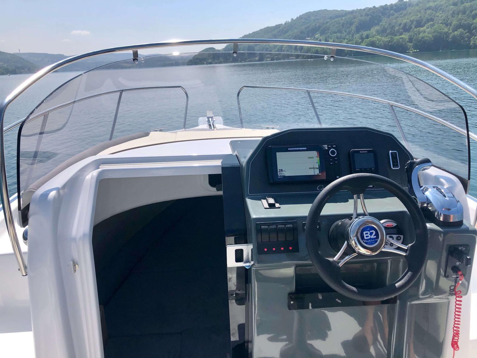 b2 marine Cap ferret 702 open