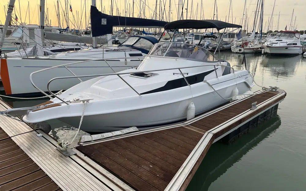 b2 marine Cap ferret 752 cruiser