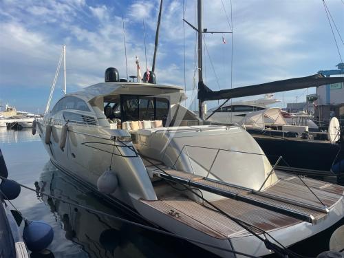 Pershing 80