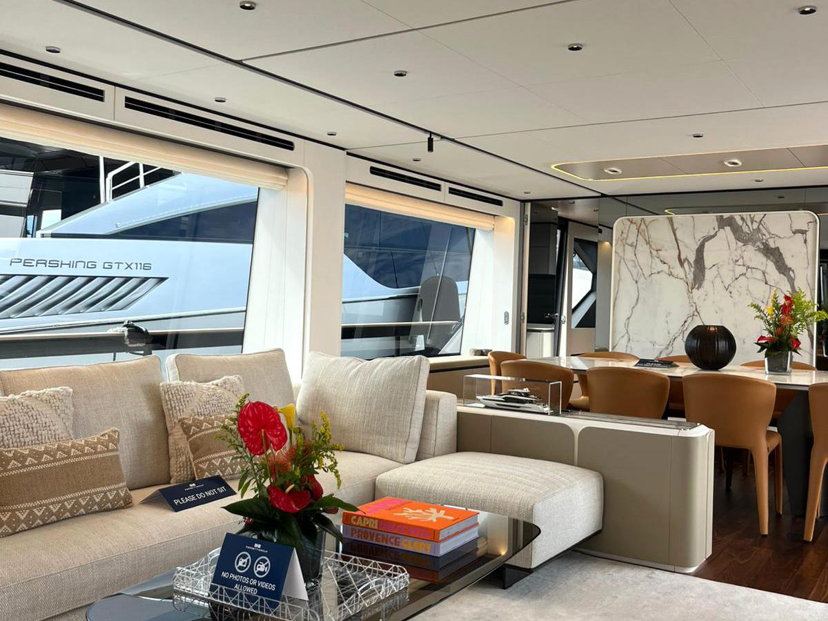 ferretti yachts 940