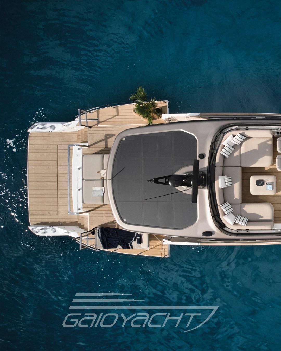 azimut Seadeck 7