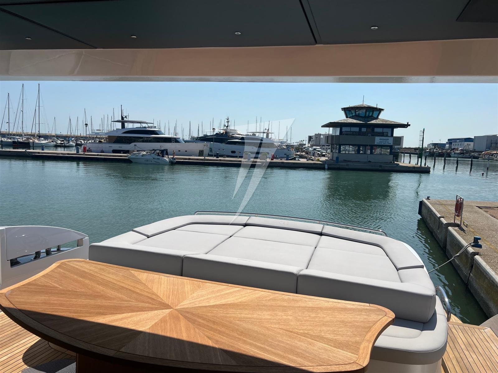 pershing 90