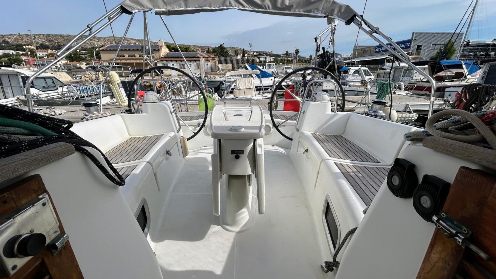 beneteau Oceanis 43