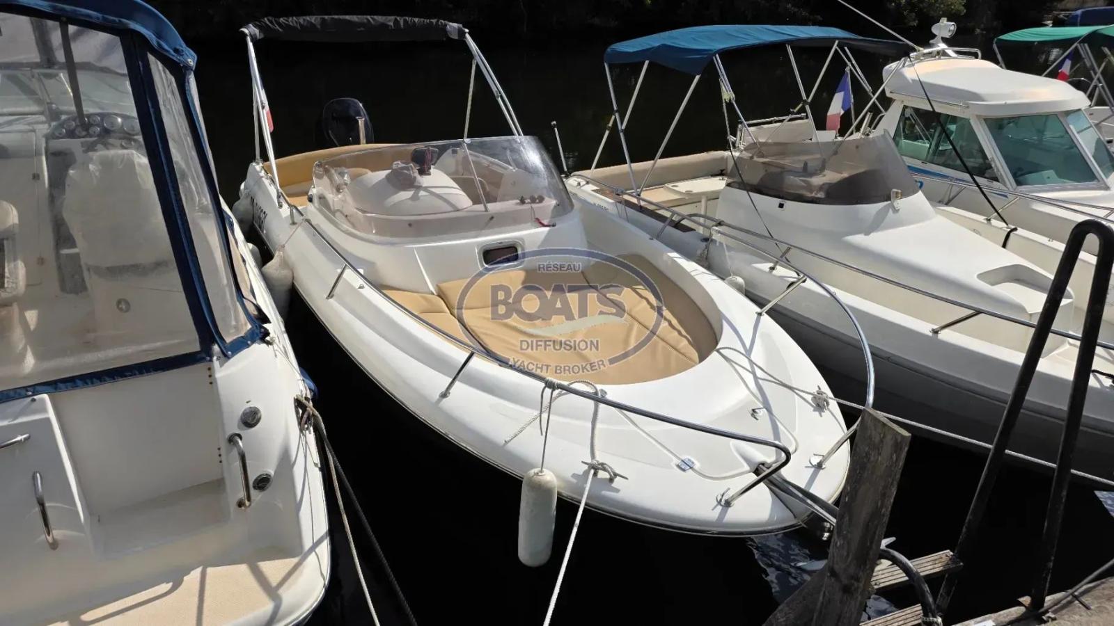 jeanneau Cap camarat 715 wa