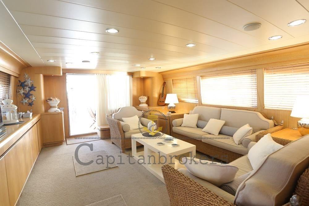 navar cantieri Flybridge 82