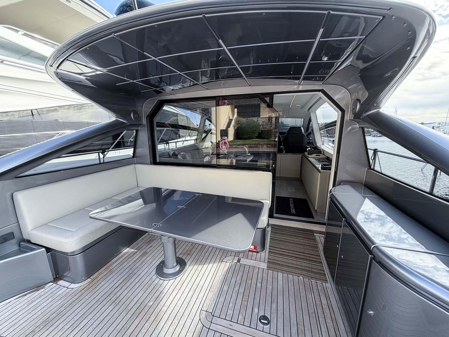 pershing 62