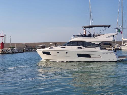 Bavaria yachts virtess 420 fly