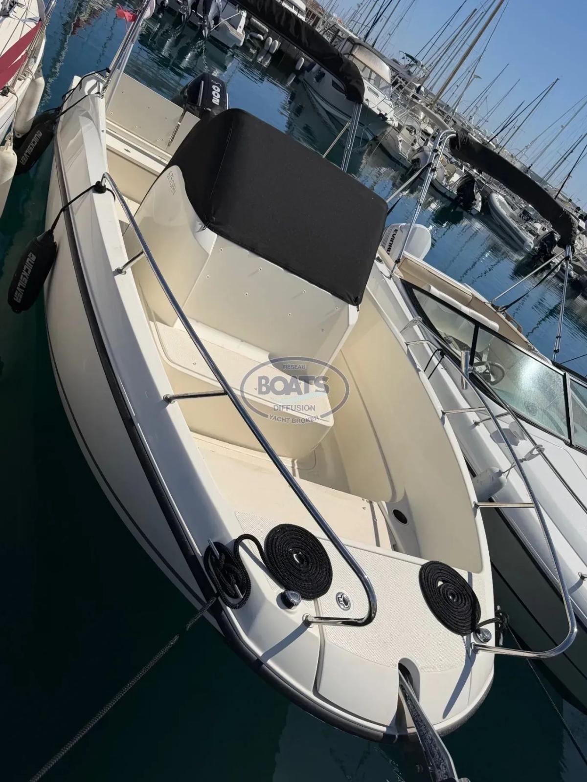 quicksilver Activ 675 open