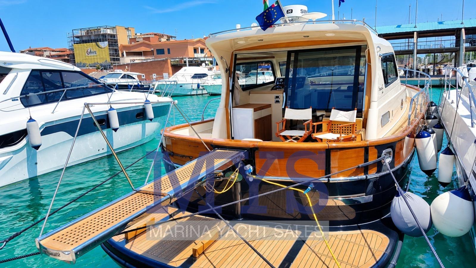 di donna Serapo 42 cabin ht
