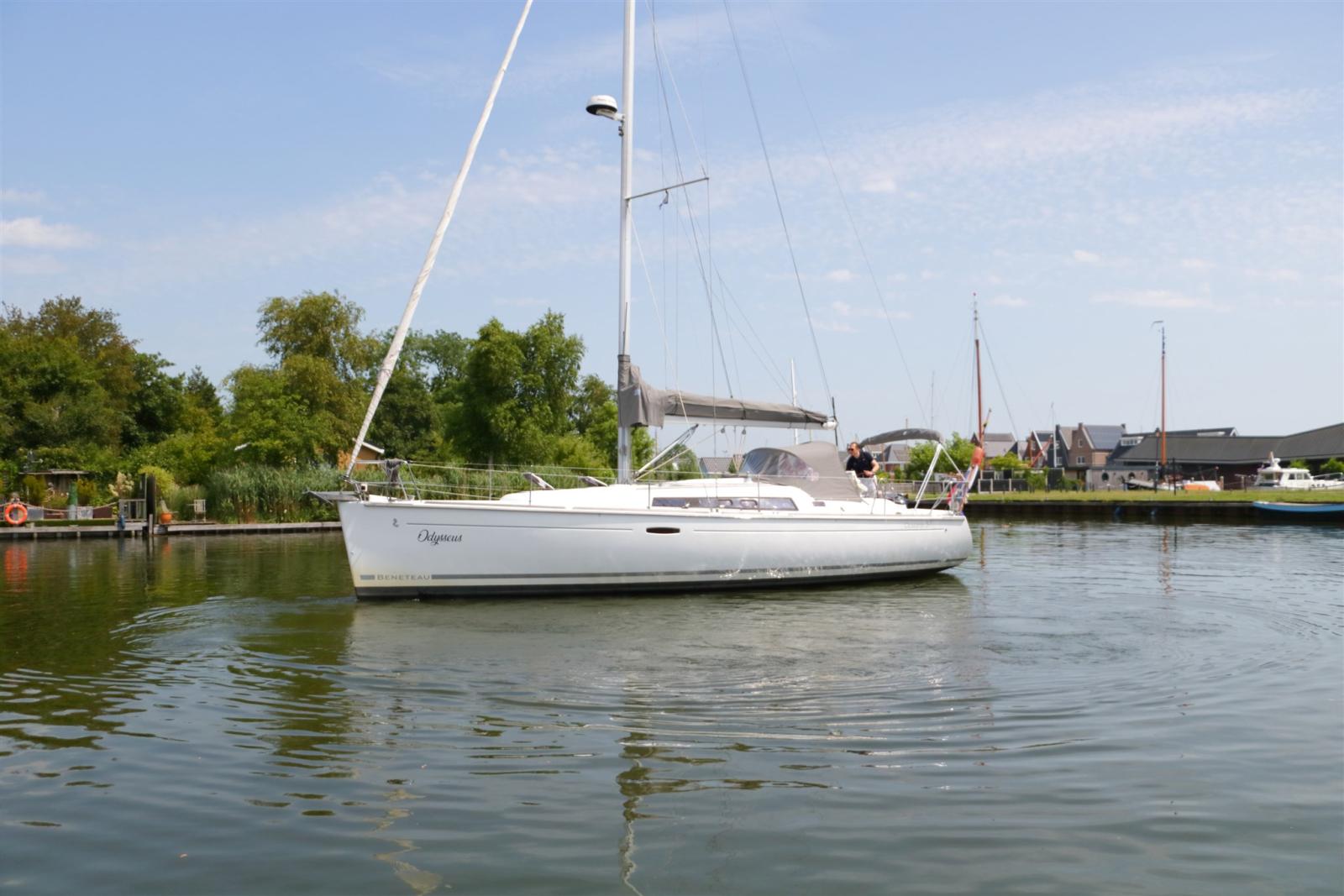 beneteau Oceanis 37